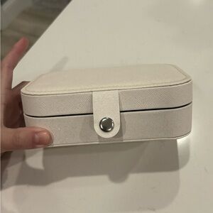 Elegant Cream Jewelry Box for Travel